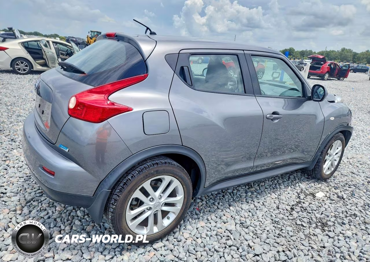 2014 Nissan Juke S VIN:JN8AF5MR8ET455018 - 3