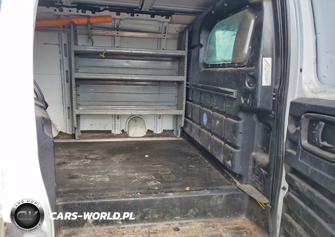 2018 Chevrolet Express G2500 VIN:1GCWGAFG2J1342092 - 11