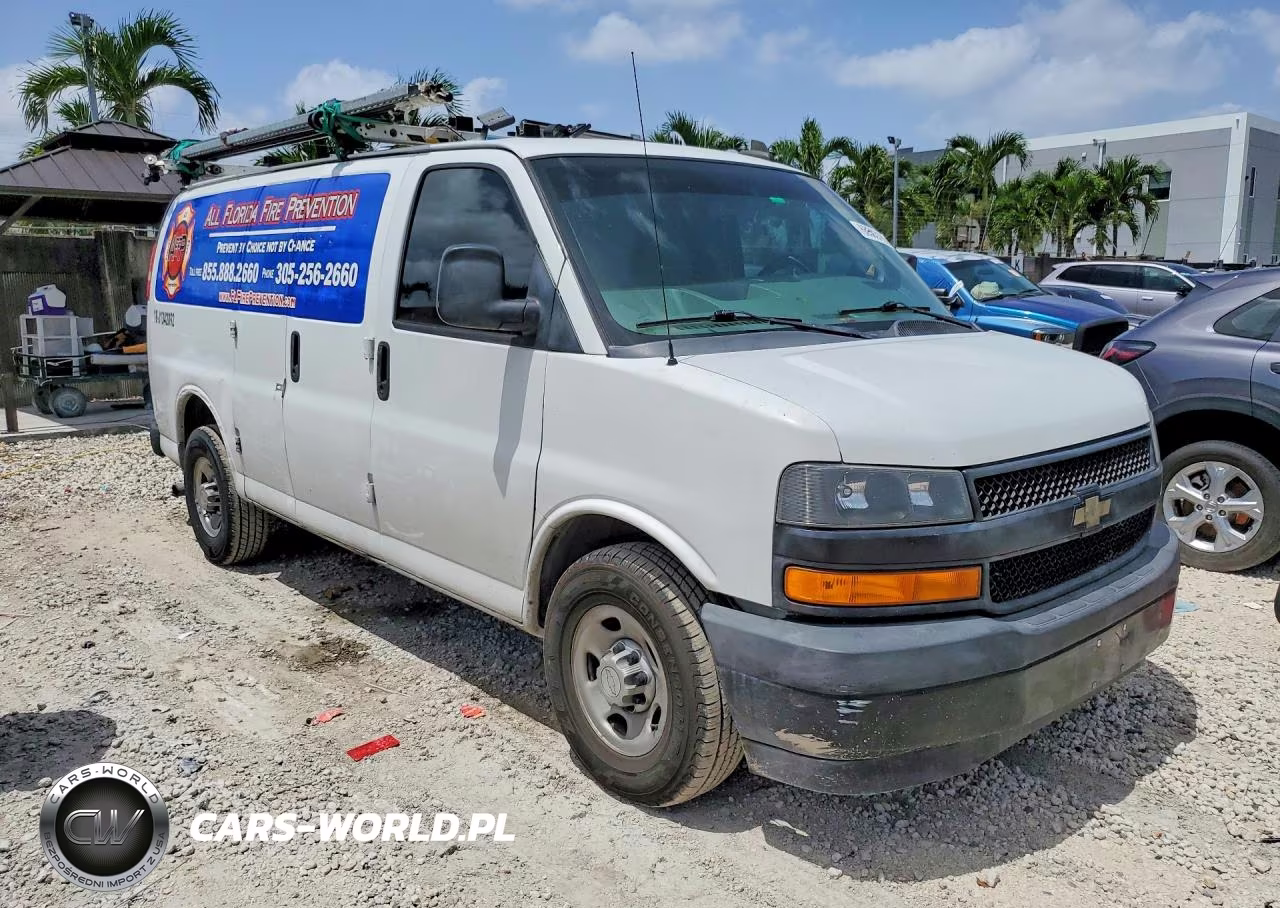 2018 Chevrolet Express G2500 VIN:1GCWGAFG2J1342092 - 4
