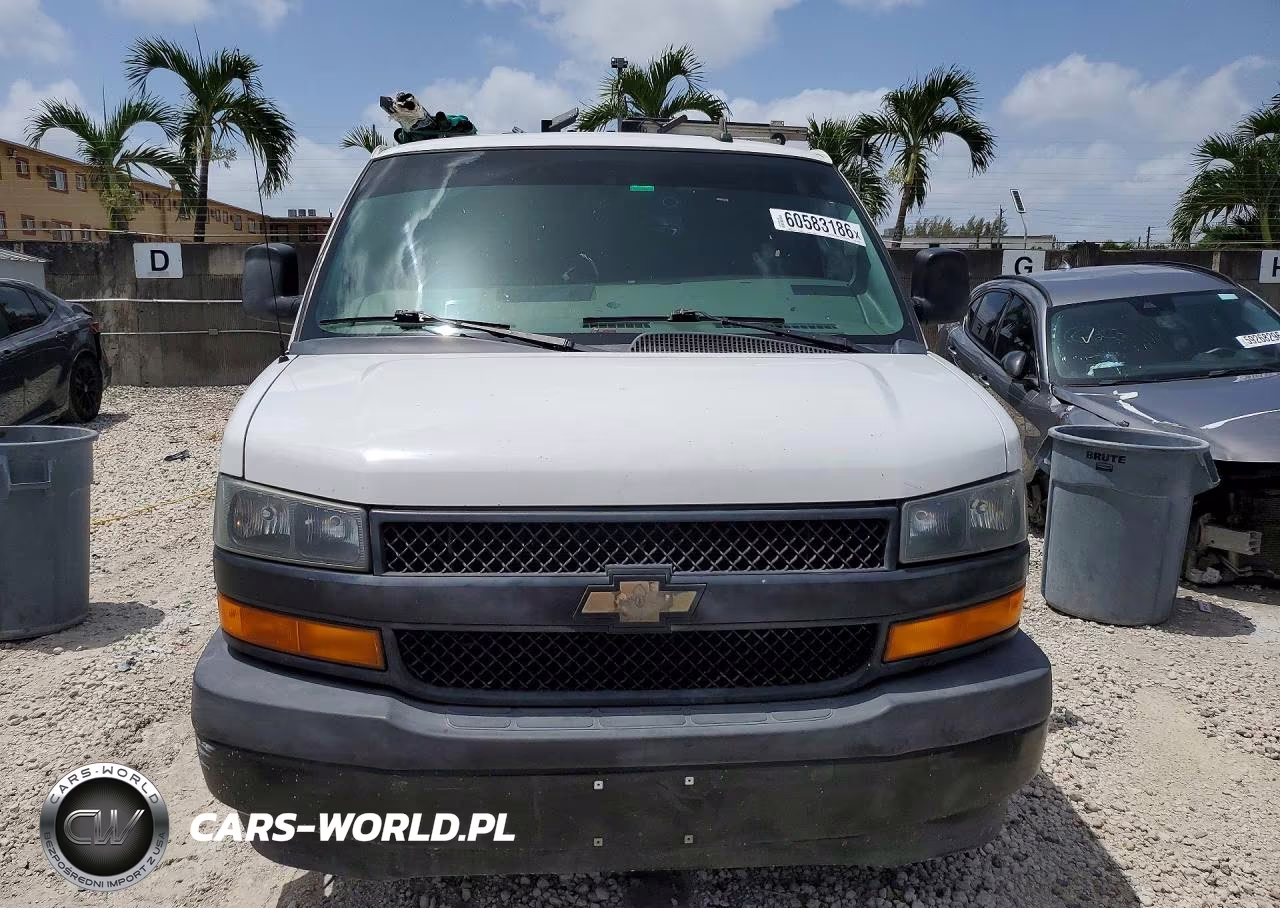 2018 Chevrolet Express G2500 VIN:1GCWGAFG2J1342092 - 5