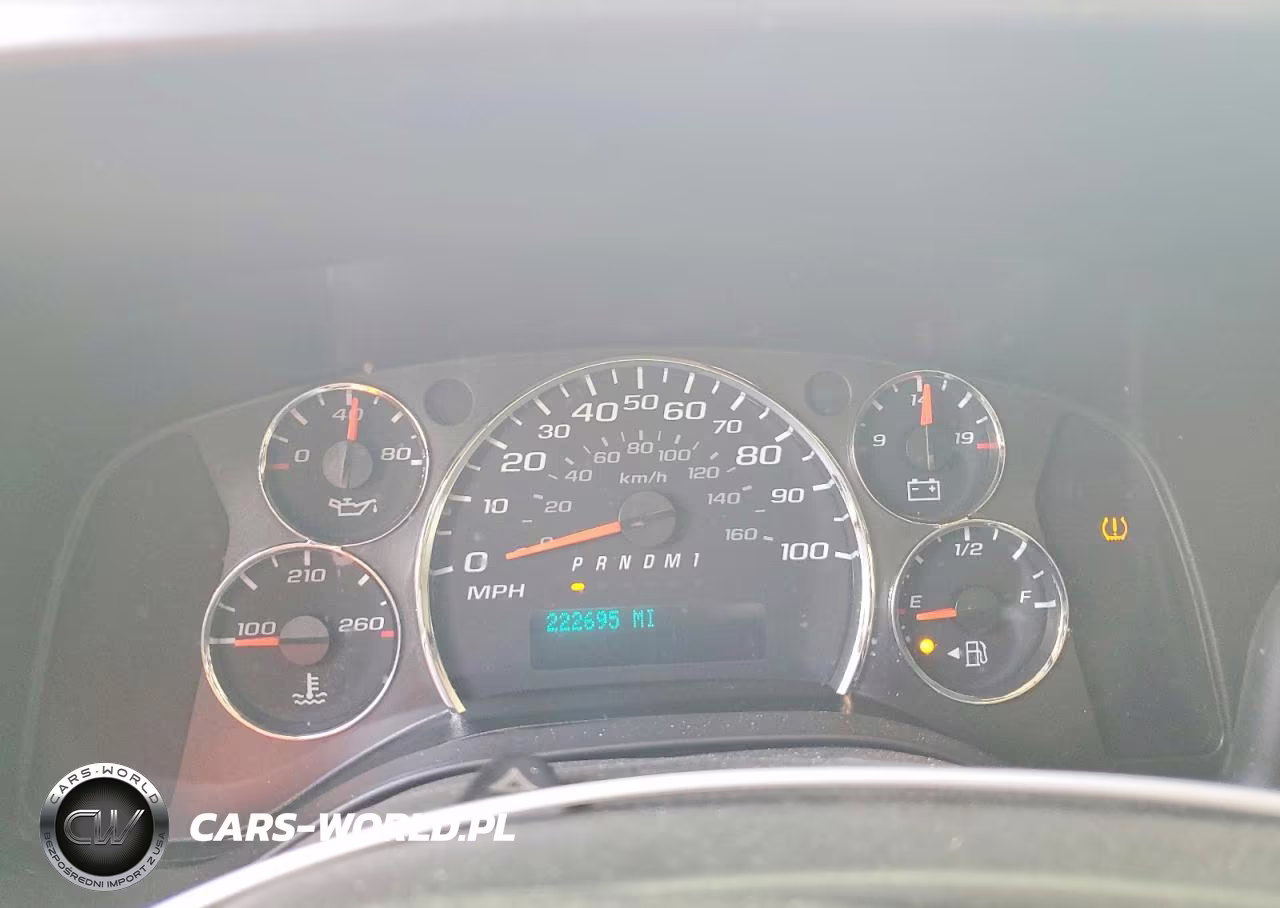 2018 Chevrolet Express G2500 VIN:1GCWGAFG2J1342092 - 9