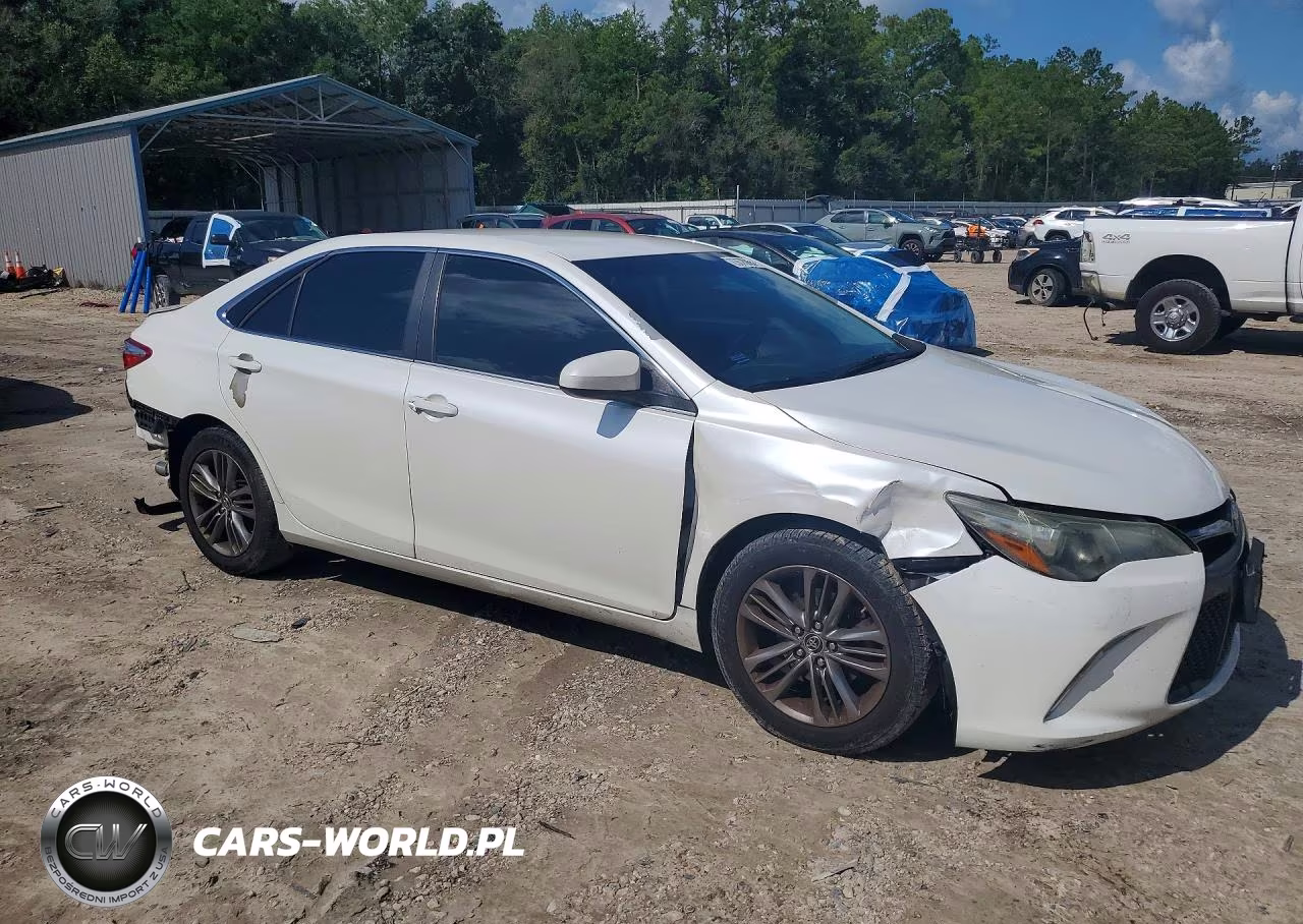 2015 Toyota Camry Se VIN:4T1BF1FK1FU484943 - 4