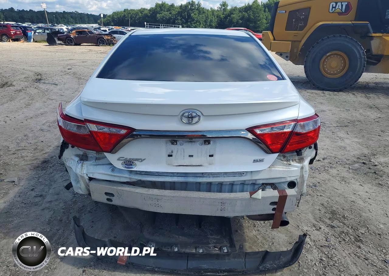 2015 Toyota Camry Se VIN:4T1BF1FK1FU484943 - 6