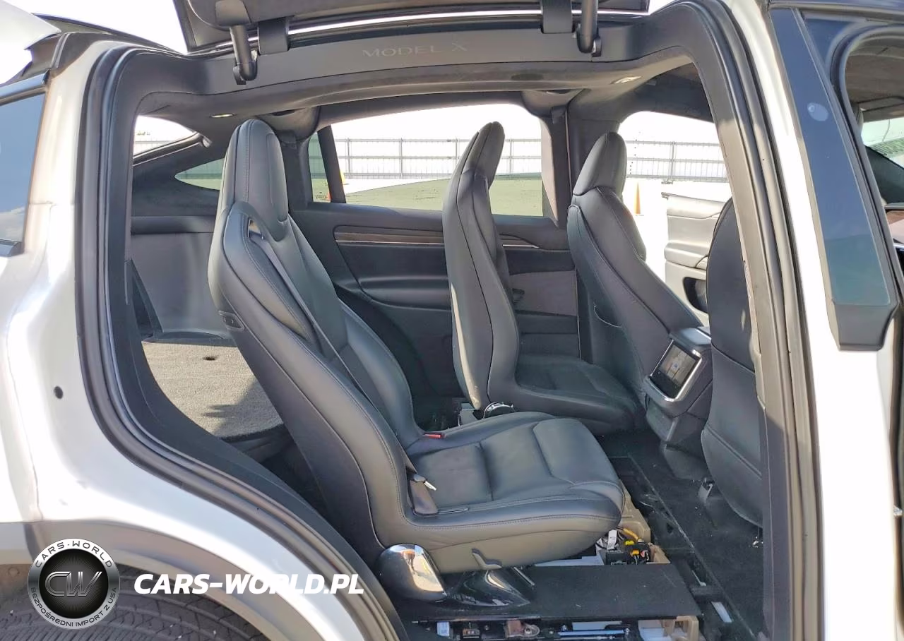 2022 Tesla Model X VIN:7SAXCBE50NF329007 - 10