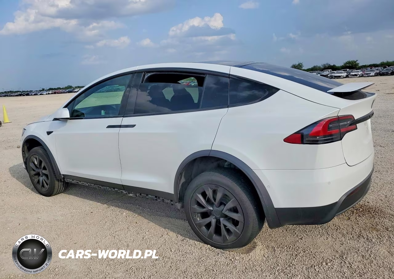 2022 Tesla Model X VIN:7SAXCBE50NF329007 - 2