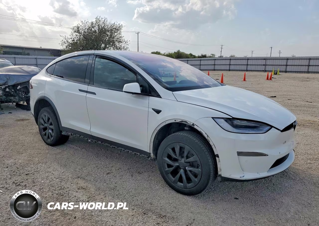 2022 Tesla Model X VIN:7SAXCBE50NF329007 - 4