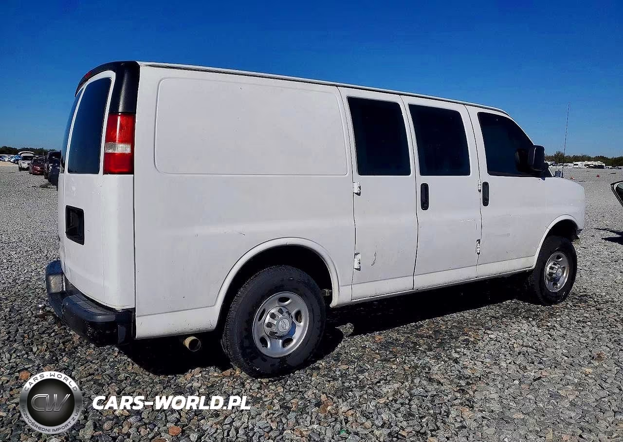 2018 Chevrolet Express G2500 VIN:1GCWGAFP0J1190958 - 3