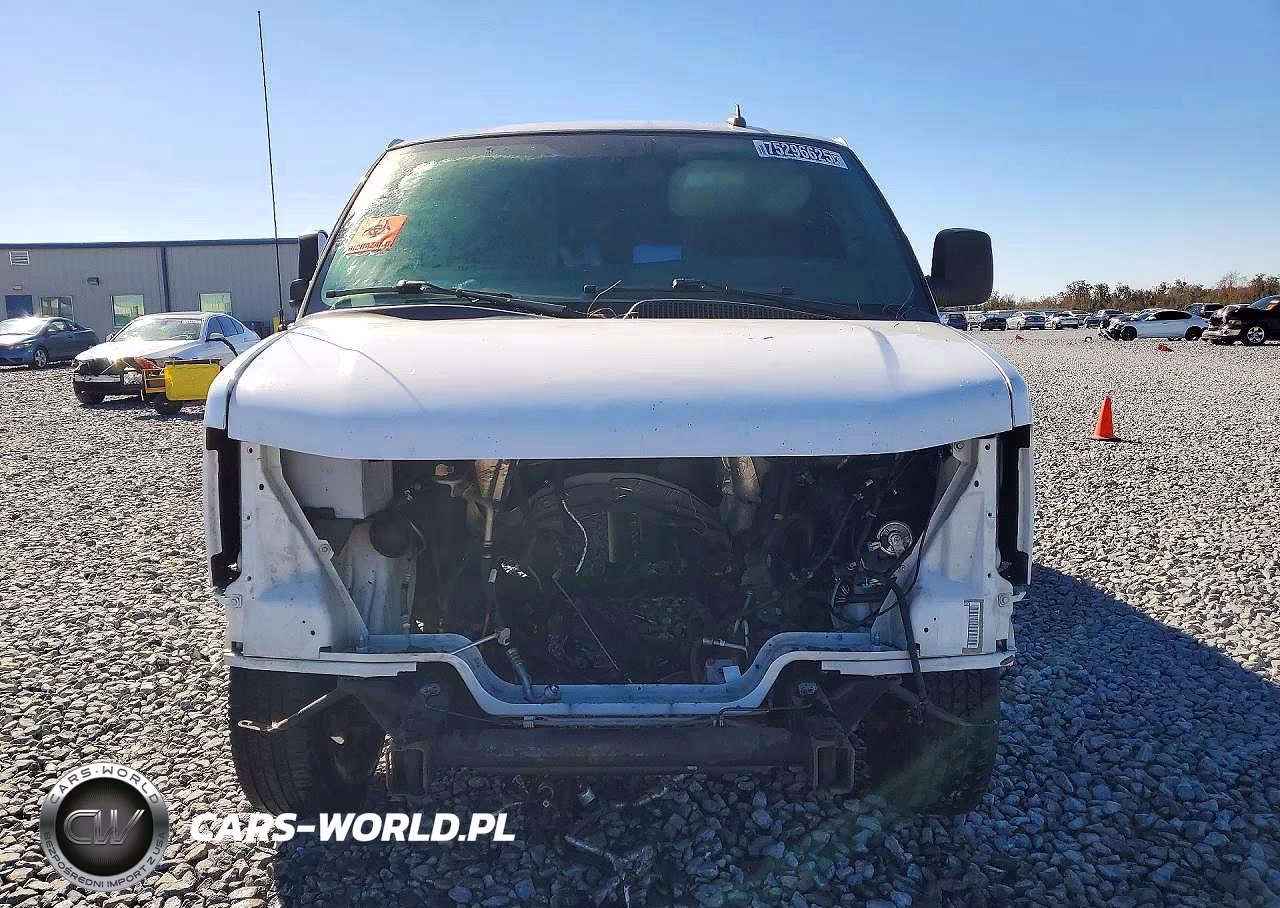 2018 Chevrolet Express G2500 VIN:1GCWGAFP0J1190958 - 5