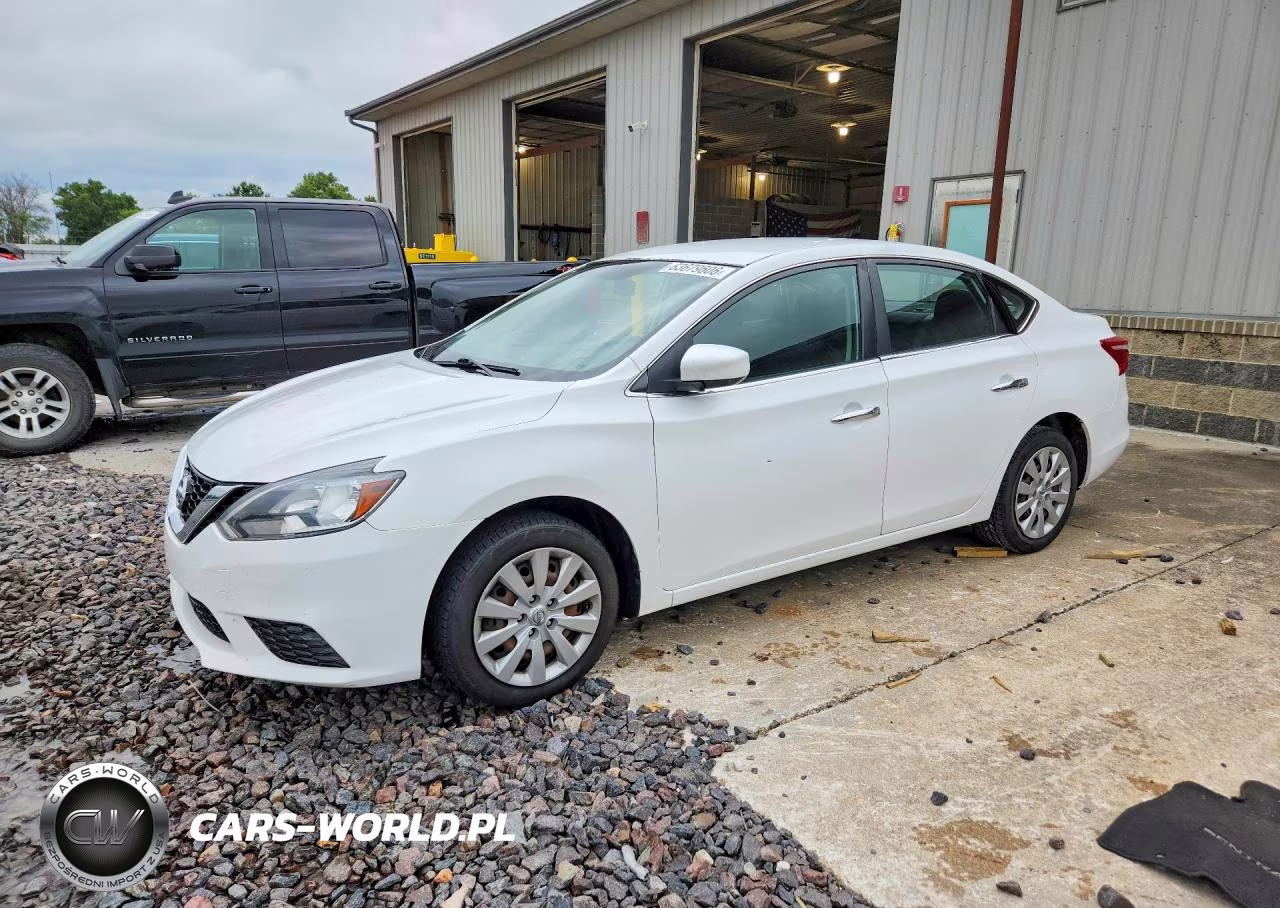 2016 Nissan Sentra S – zdjęcie 1 z 12
