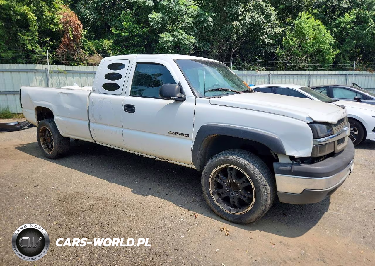 2003 Chevrolet Silverado C2500 Heavy Duty VIN:1GCHC29U53E148633 - 4