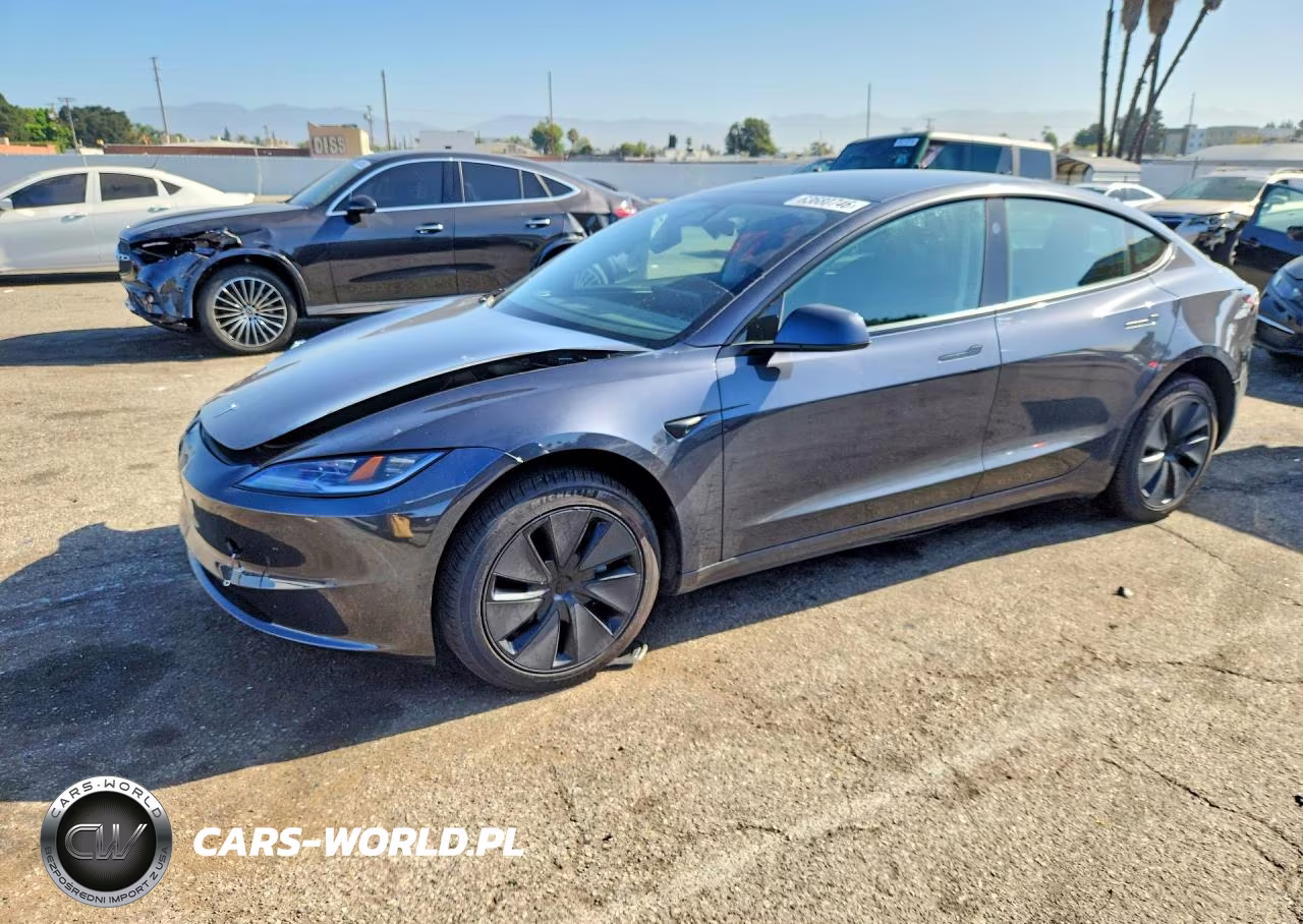 2025 Tesla Model 3 – zdjęcie 1 z 12