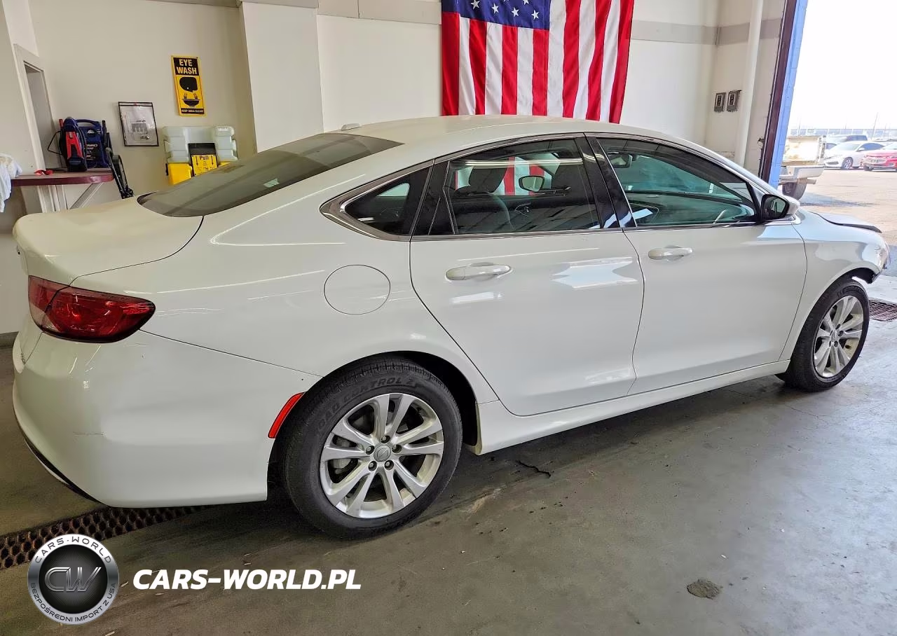 2015 Chrysler 200 Limited VIN:1C3CCCAB5FN658791 - 3