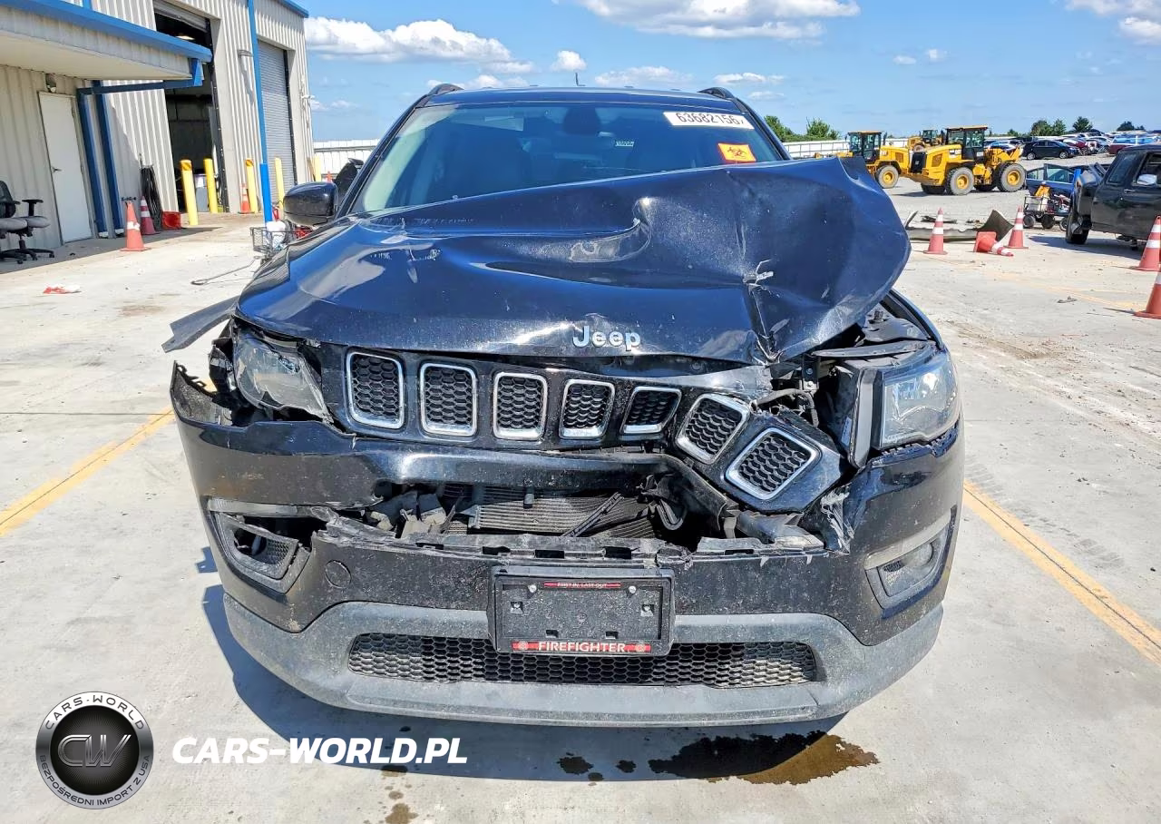 2018 Jeep Compass Latitude VIN:3C4NJDBB6JT246094 - 5