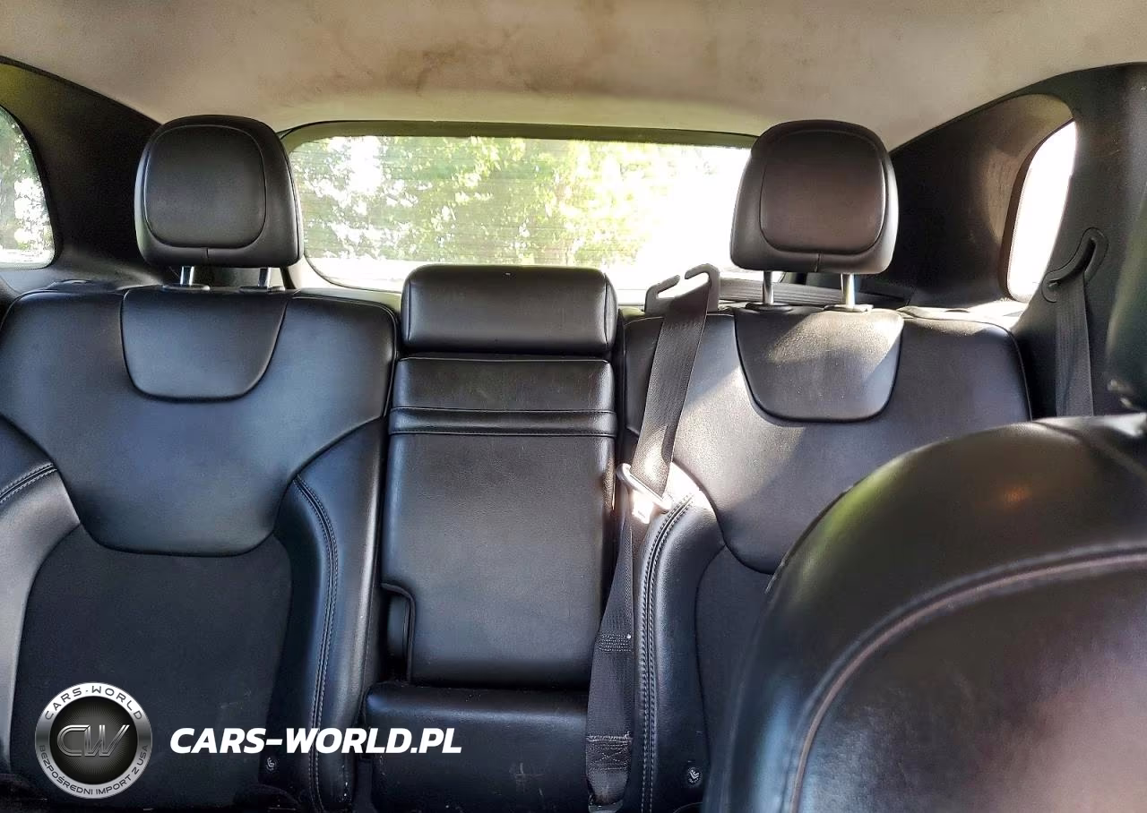 2019 Jeep Cherokee Latitude Plus VIN:1C4PJMLB6KD182430 - 10