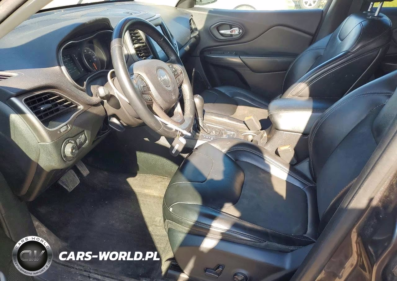 2019 Jeep Cherokee Latitude Plus VIN:1C4PJMLB6KD182430 - 7
