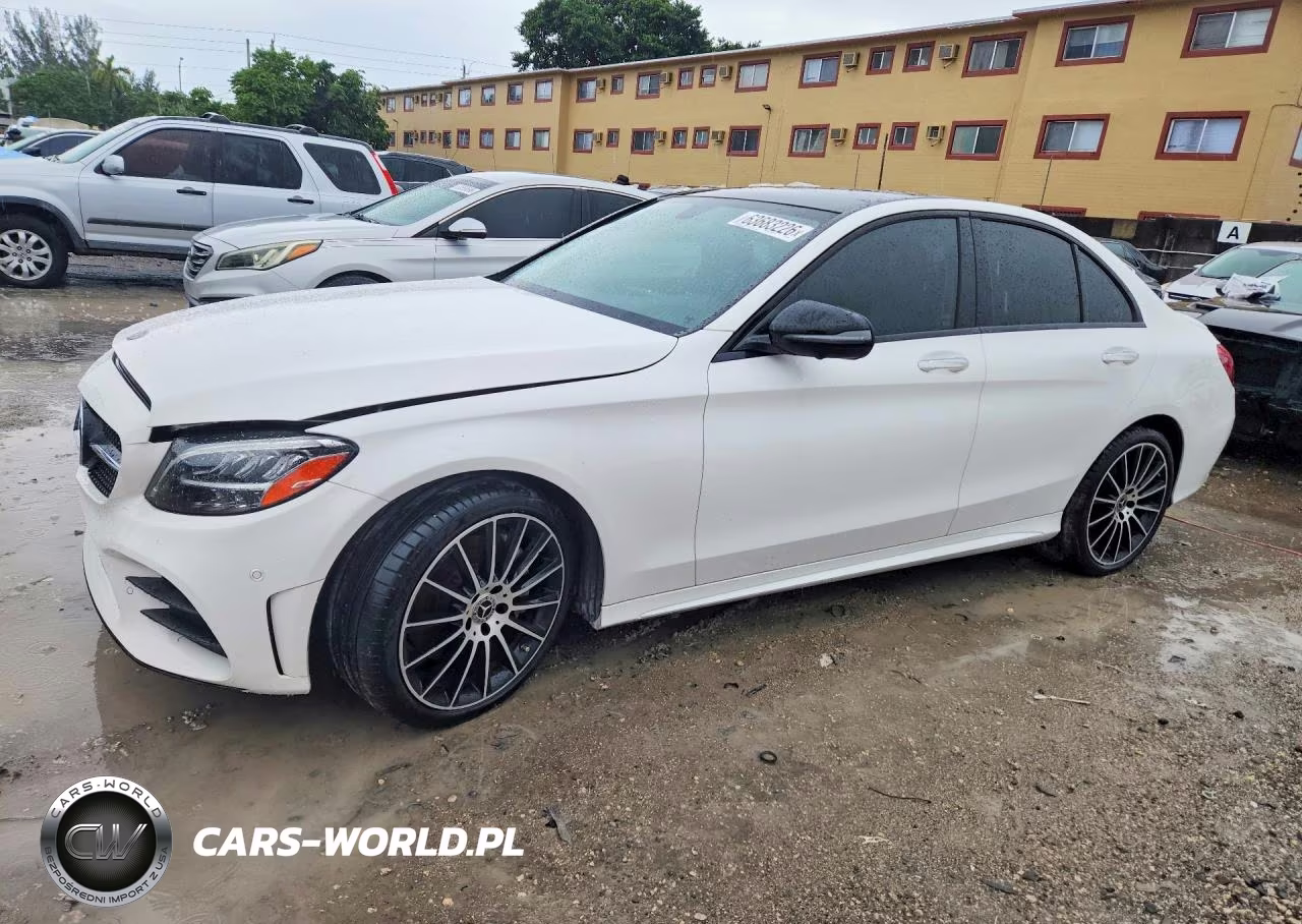 2020 Mercedes-Benz C 300 4Matic – zdjęcie 1 z 13