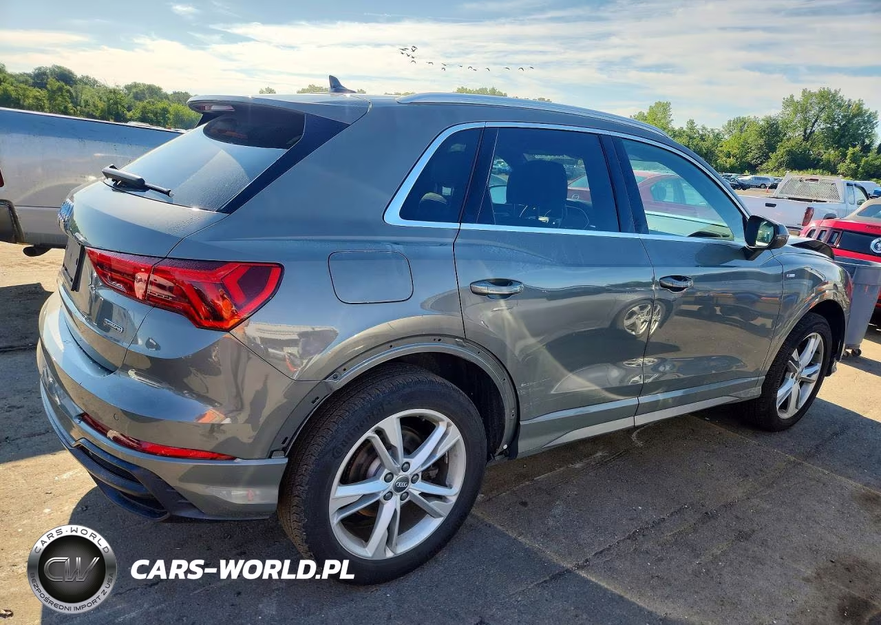 2020 Audi Q3 Premium S Line VIN:WA1DECF33L1056643 - 3