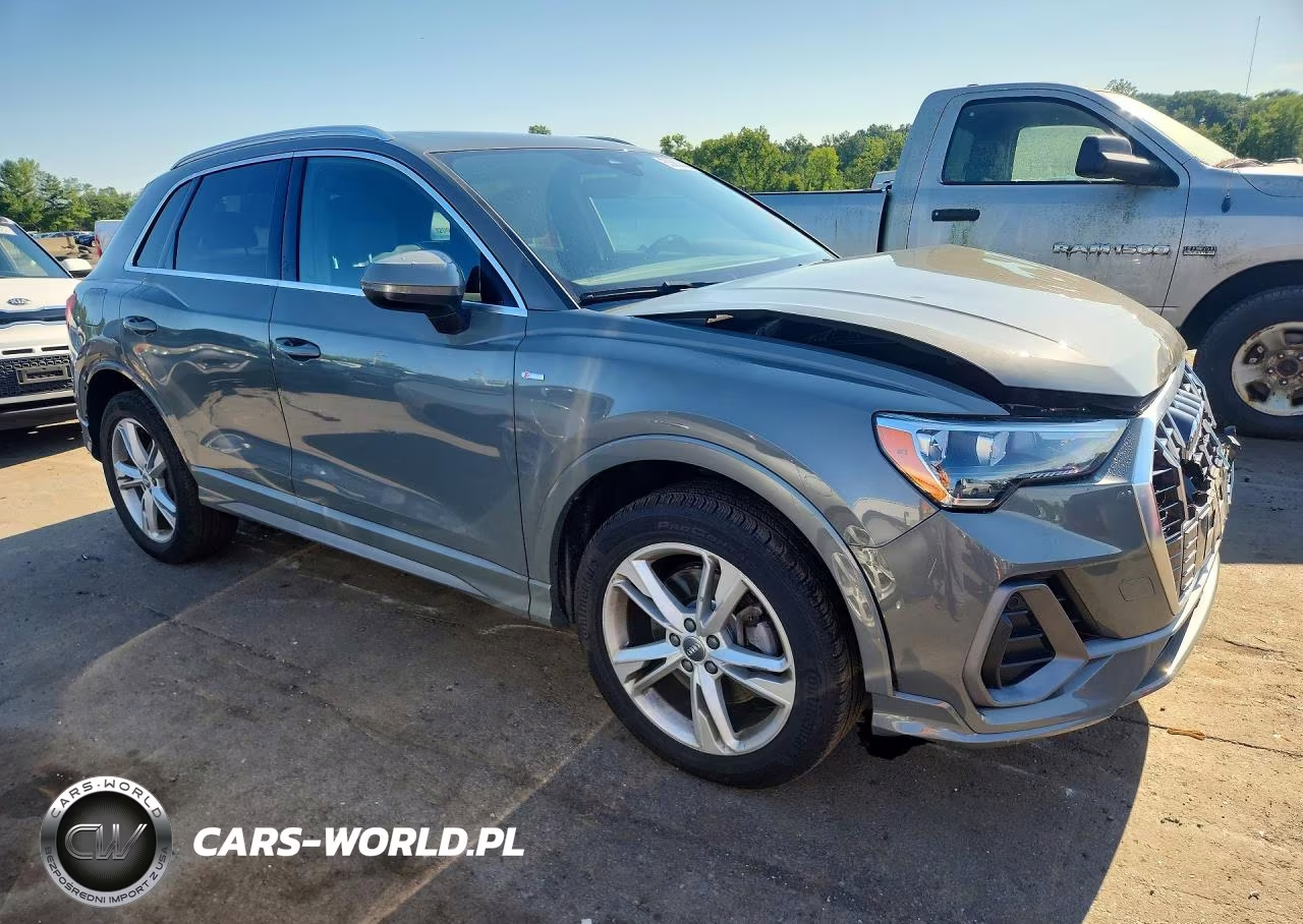 2020 Audi Q3 Premium S Line VIN:WA1DECF33L1056643 - 4