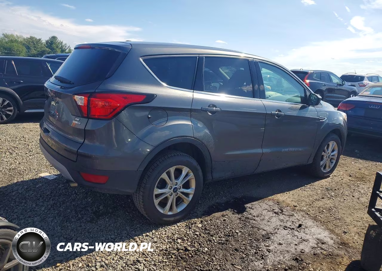 2019 Ford Escape Se VIN:1FMCU9GD3KUA73871 - 3