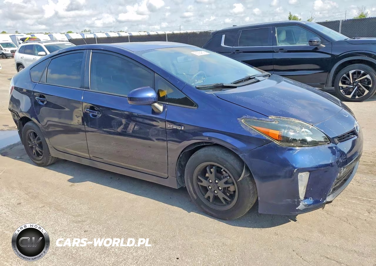 2013 Toyota Prius Two VIN:JTDKN3DU2D0346341 - 4