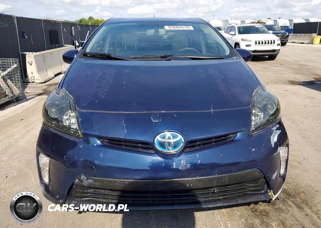 2013 Toyota Prius Two VIN:JTDKN3DU2D0346341 - 5