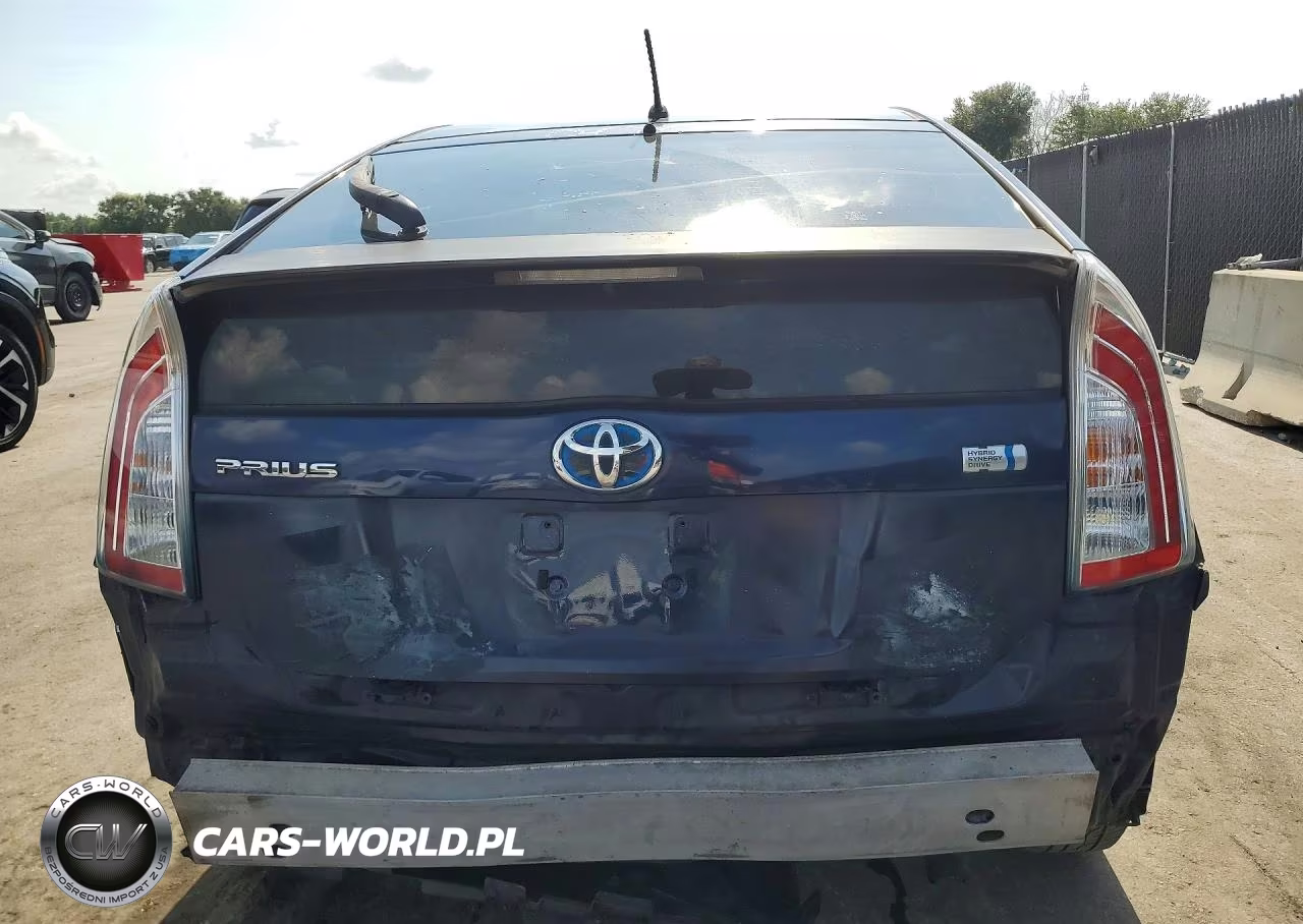 2013 Toyota Prius Two VIN:JTDKN3DU2D0346341 - 6