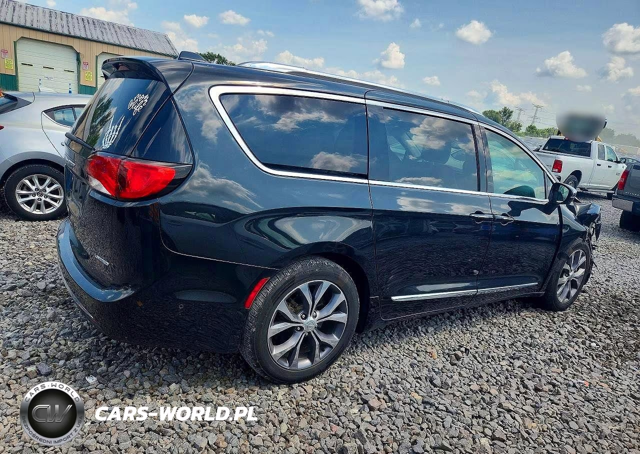 2017 Chrysler Pacifica Limited VIN:2C4RC1GG4HR841599 - 3