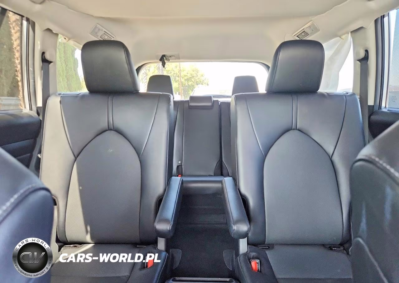 2025 Toyota Grand Highlander Xle VIN:5TDAAAB54SS090267 - 10
