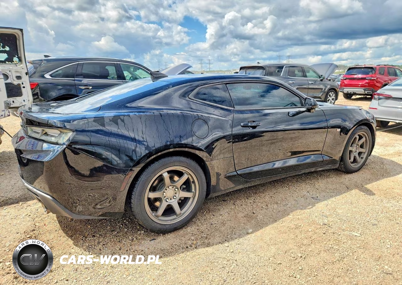 2018 Chevrolet Camaro Lt VIN:1G1FB1RX1J0187172 - 3