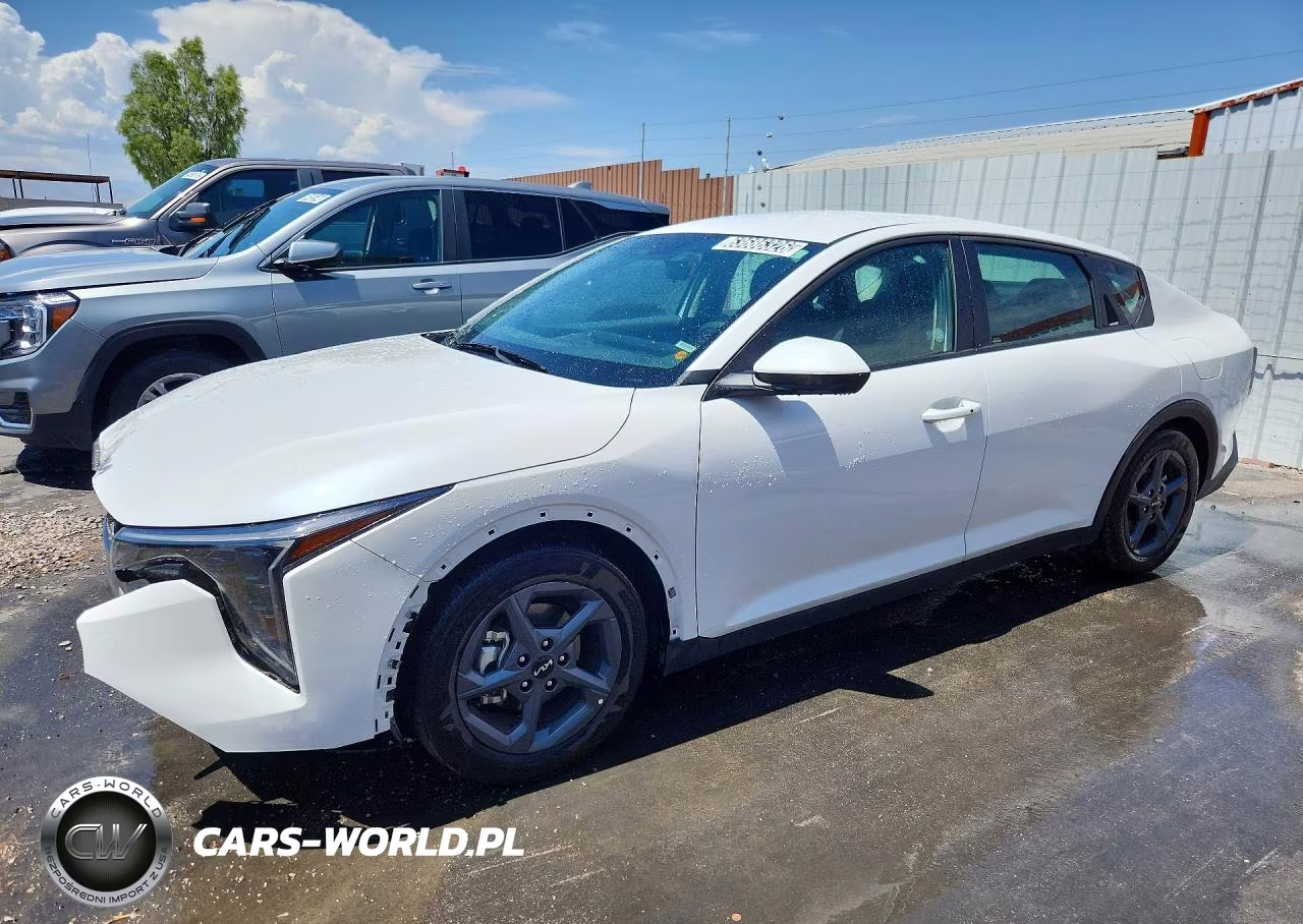 2026 Kia K4 Lxs – zdjęcie 1 z 13