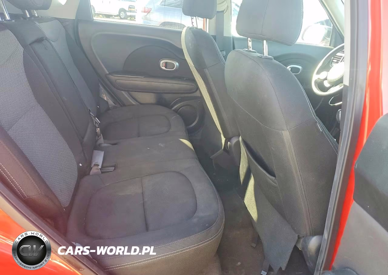 2018 Kia Soul + VIN:KNDJP3A5XJ7556739 - 10