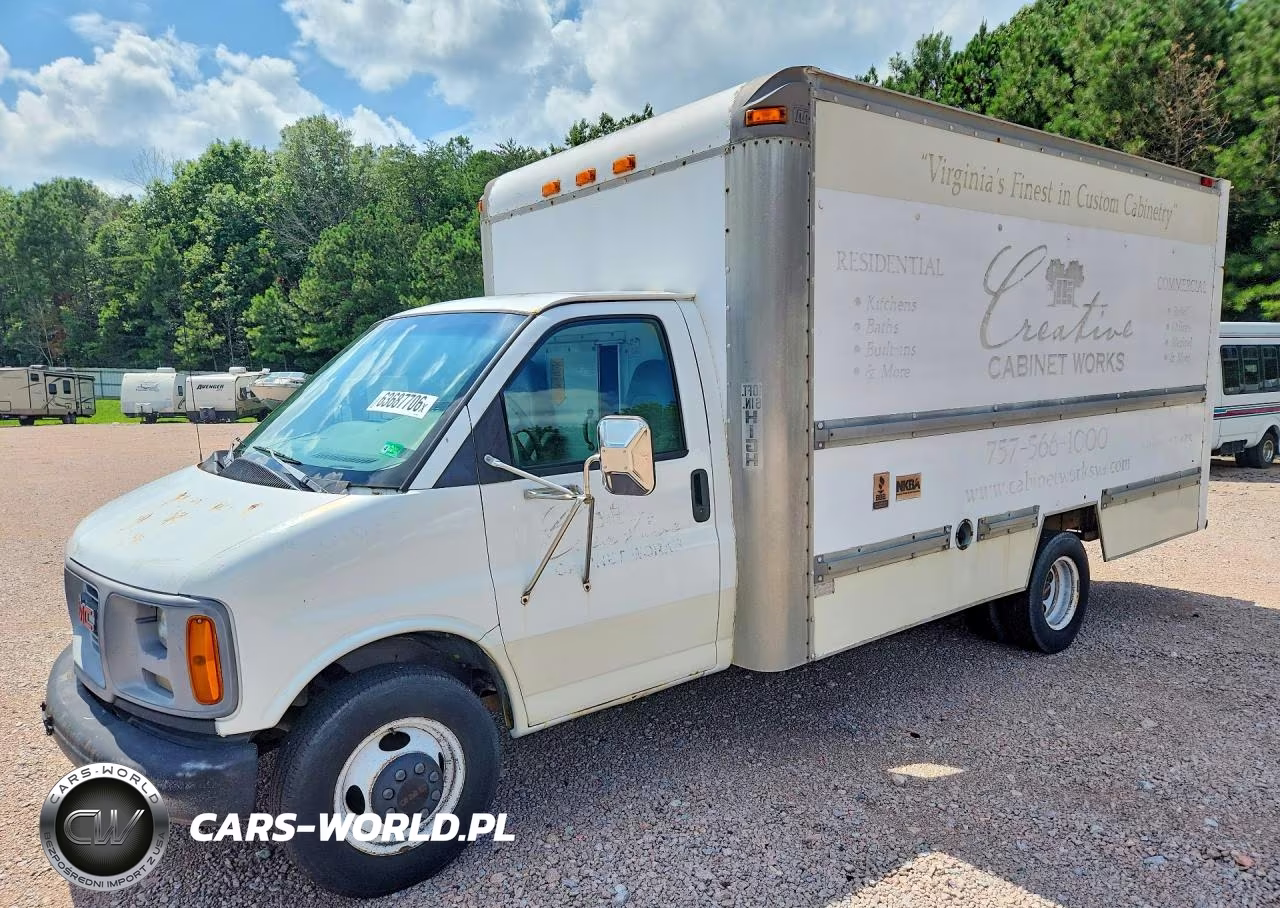 1999 GMC Savana Box Truck