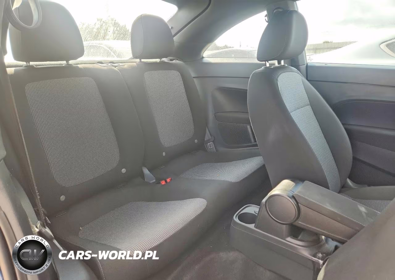 2019 Volkswagen Beetle S VIN:3VWFD7AT6KM717323 - 10