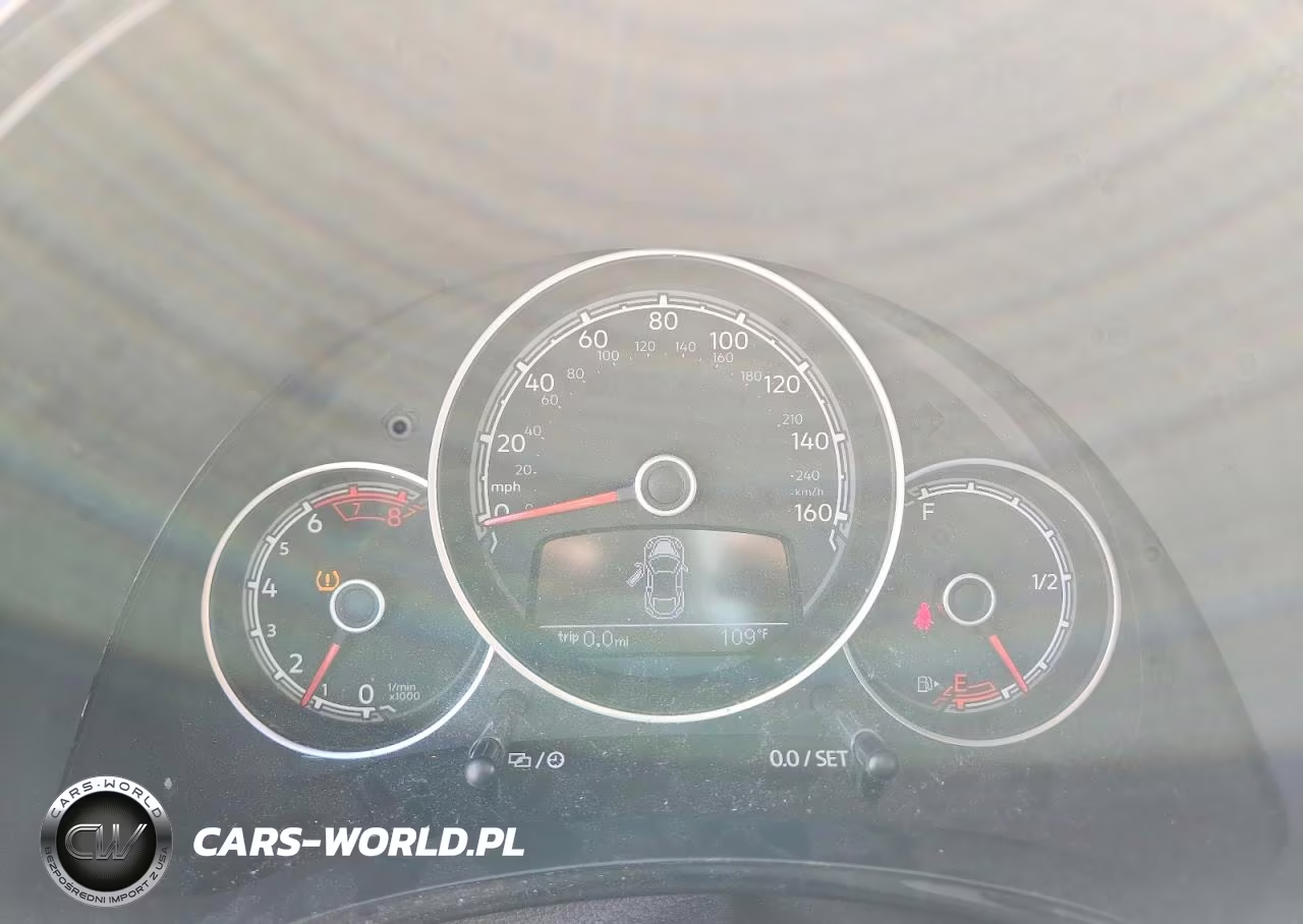 2019 Volkswagen Beetle S VIN:3VWFD7AT6KM717323 - 9