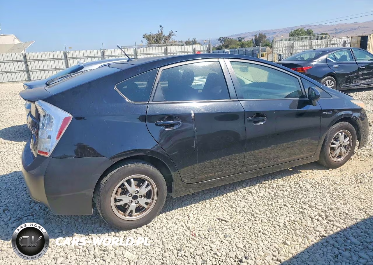 2011 Toyota Prius Two VIN:JTDKN3DU5B5297913 - 3