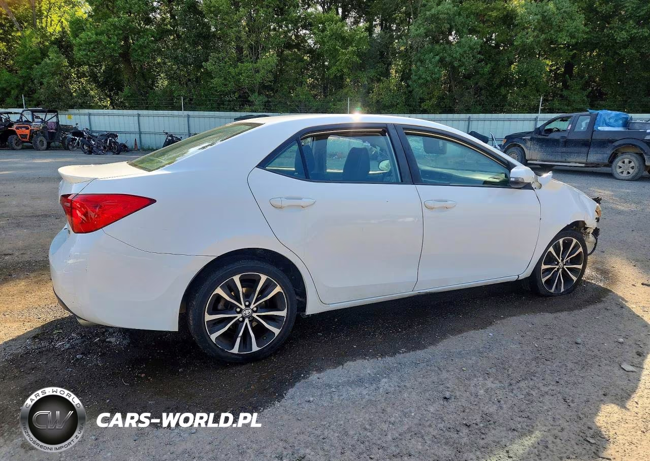 2017 Toyota Corolla Se VIN:5YFBURHE7HP733617 - 3