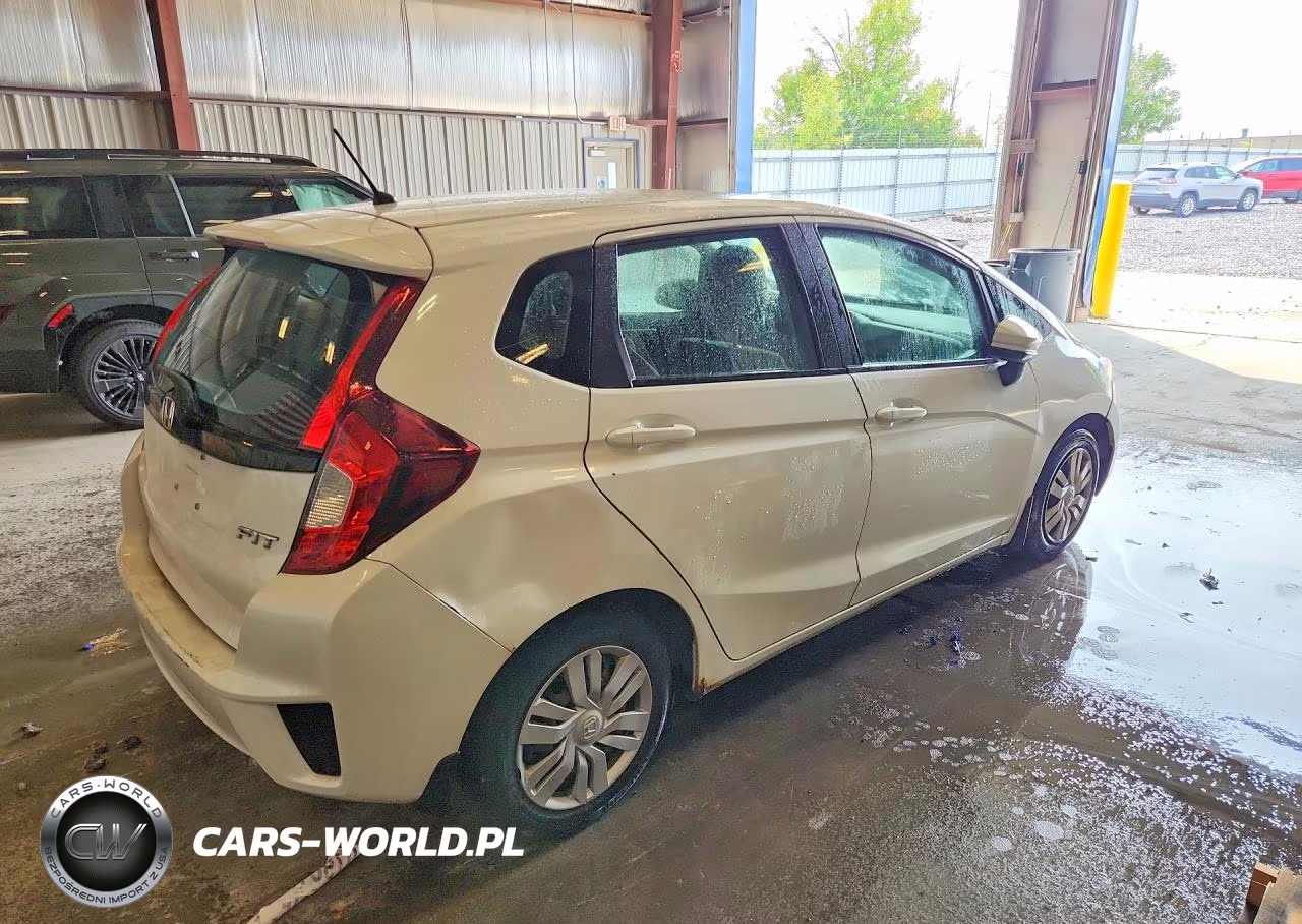 2015 Honda Fit Lx VIN:3HGGK5H59FM716425 - 3