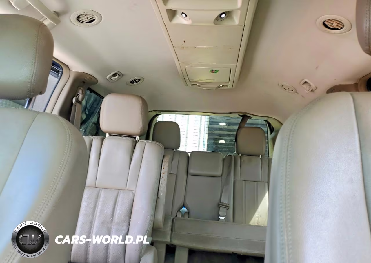2012 Chrysler Town & Country Touring L VIN:2C4RC1CGXCR363803 - 10