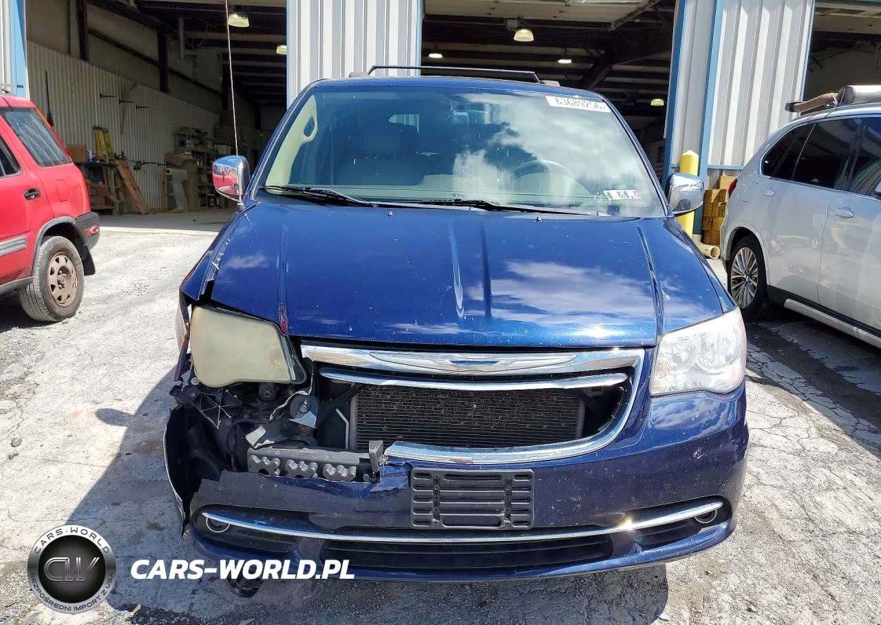 2012 Chrysler Town & Country Touring L VIN:2C4RC1CGXCR363803 - 5