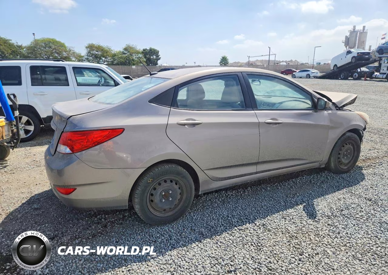 2013 Hyundai Accent Gls VIN:KMHCT4AE8DU312521 - 3