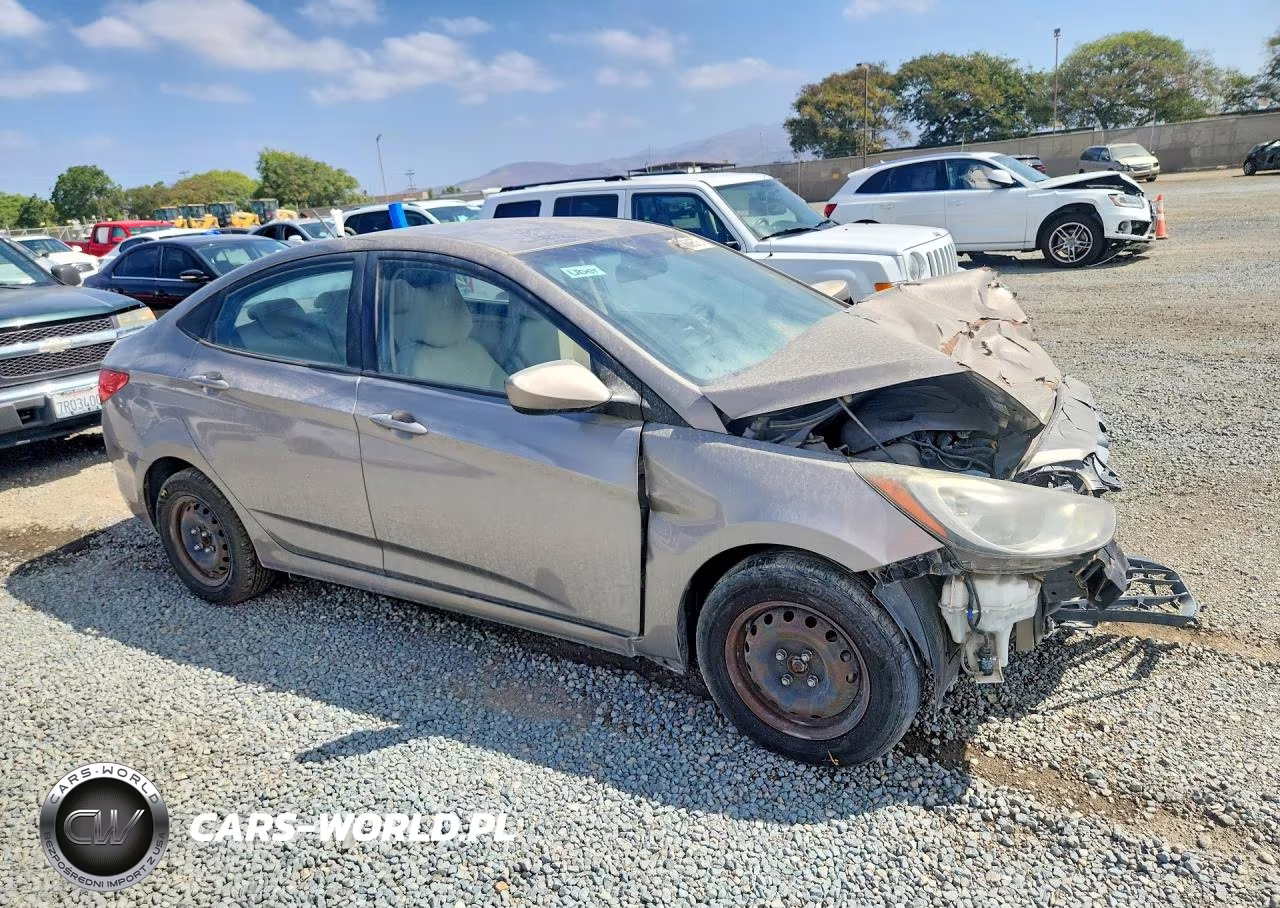 2013 Hyundai Accent Gls VIN:KMHCT4AE8DU312521 - 4