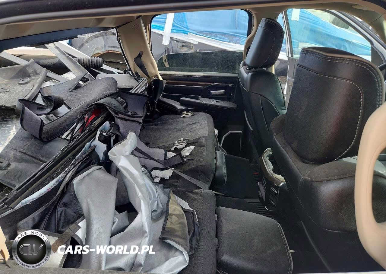 2022 Ram 3500 Laramie VIN:3C63RRJL4NG120362 - 10