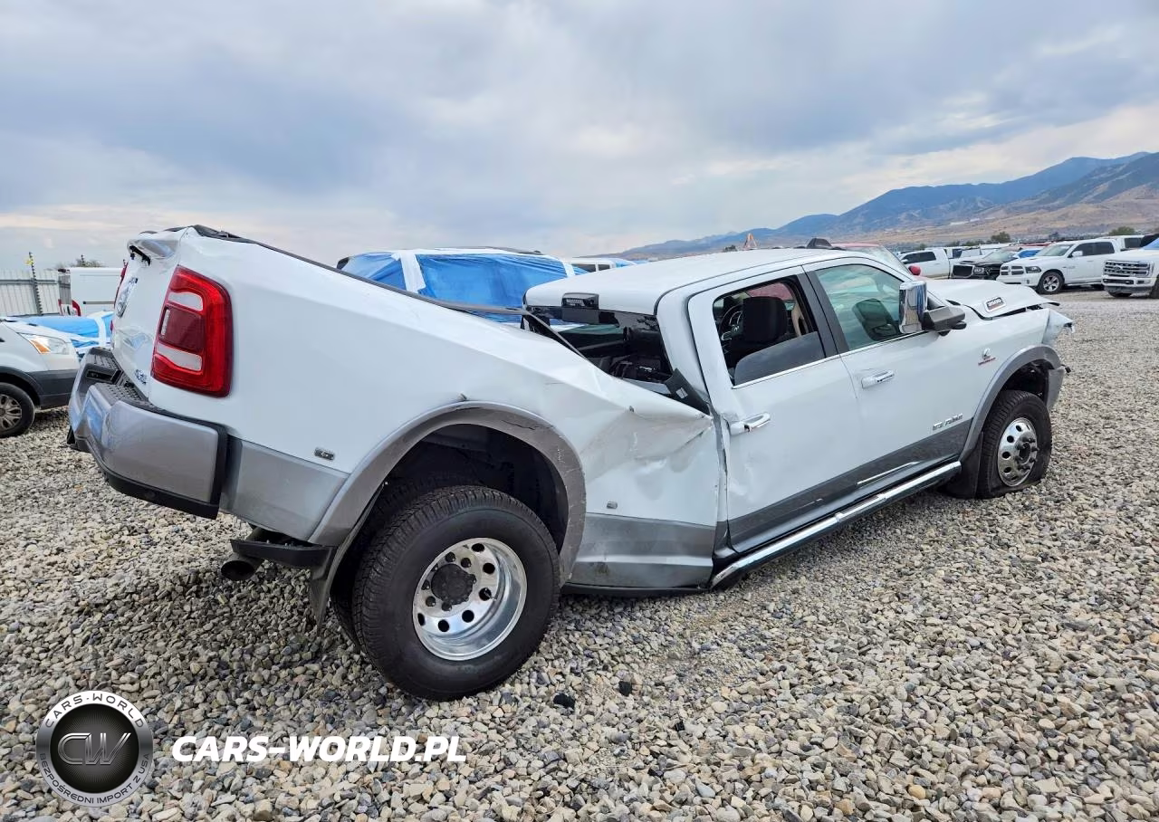 2022 Ram 3500 Laramie VIN:3C63RRJL4NG120362 - 3
