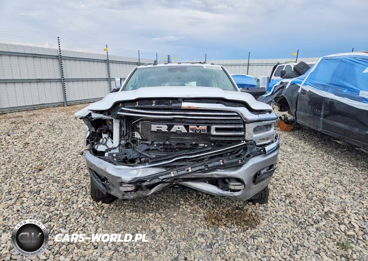 2022 Ram 3500 Laramie VIN:3C63RRJL4NG120362 - 5