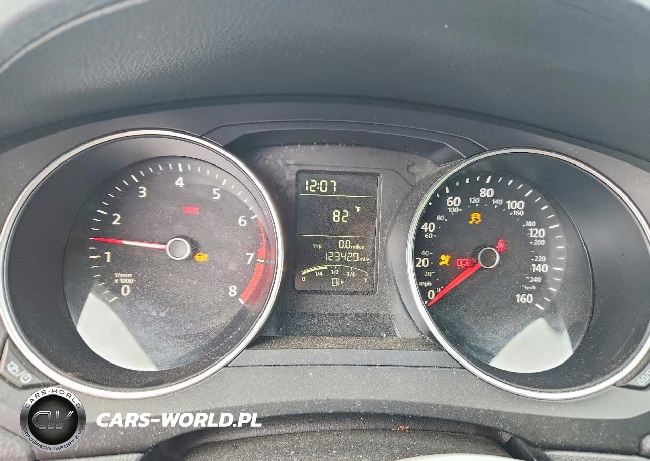 2018 Volkswagen Jetta S VIN:3VW167AJ7JM243898 - 9