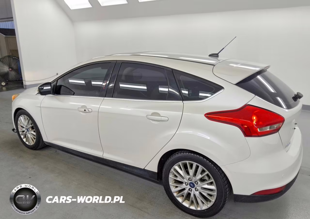 2018 Ford Focus Titanium VIN:1FADP3N29JL314521 - 2