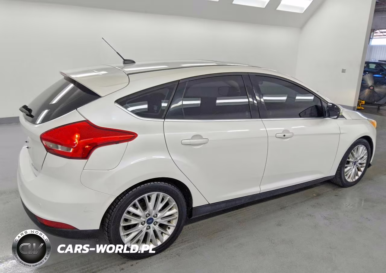 2018 Ford Focus Titanium VIN:1FADP3N29JL314521 - 3