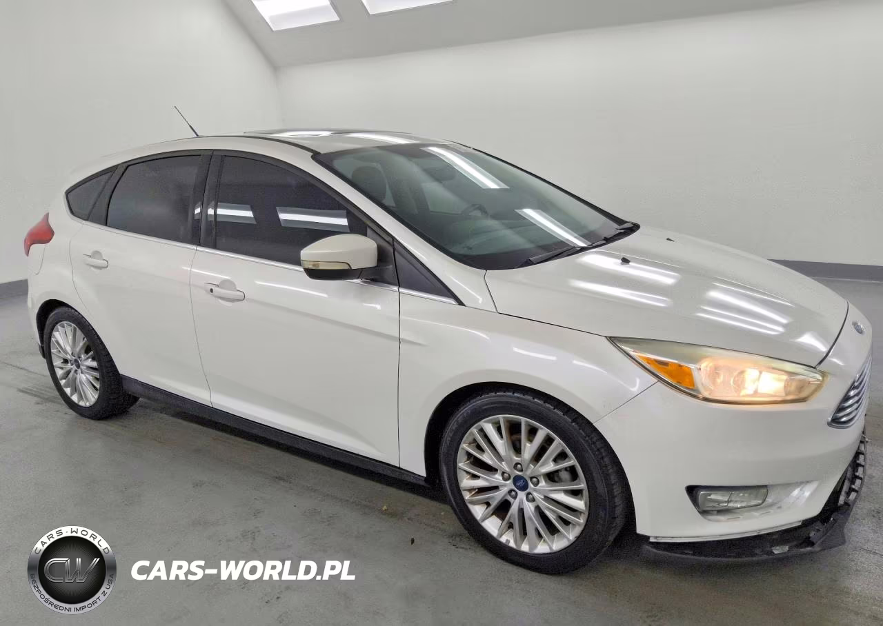 2018 Ford Focus Titanium VIN:1FADP3N29JL314521 - 4