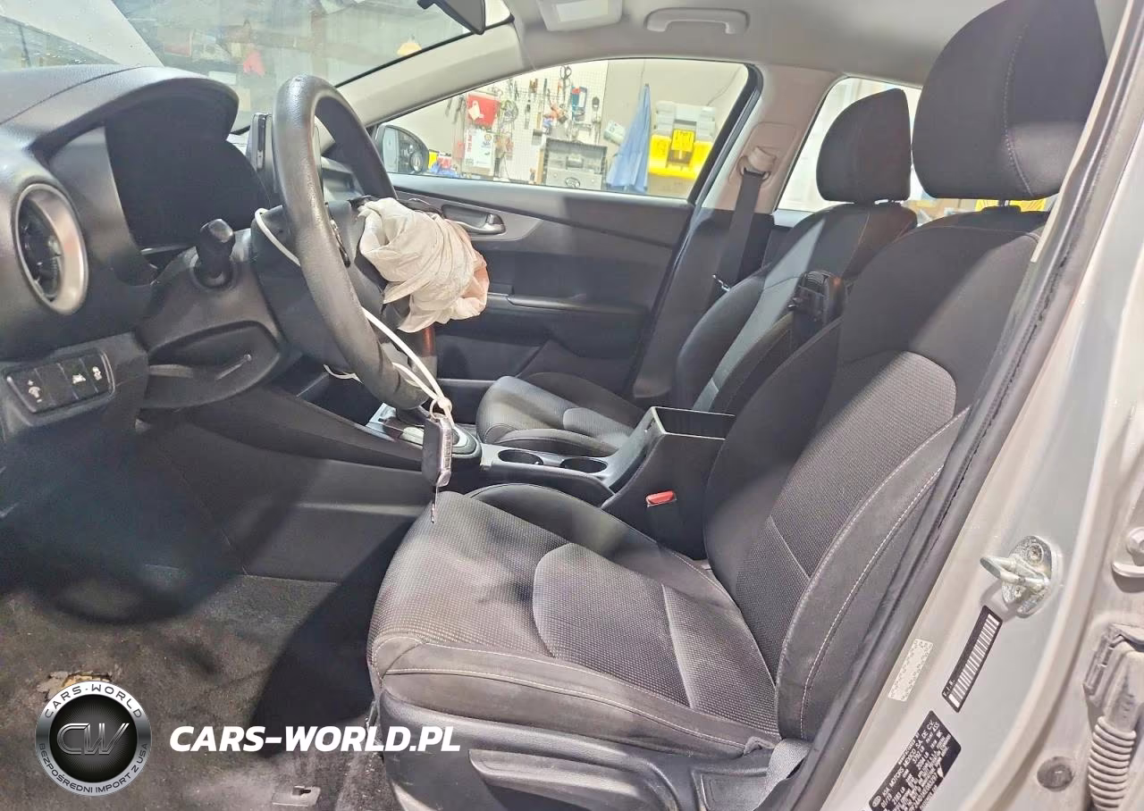 2019 Kia Forte Lxs VIN:3KPF24AD1KE083297 - 7