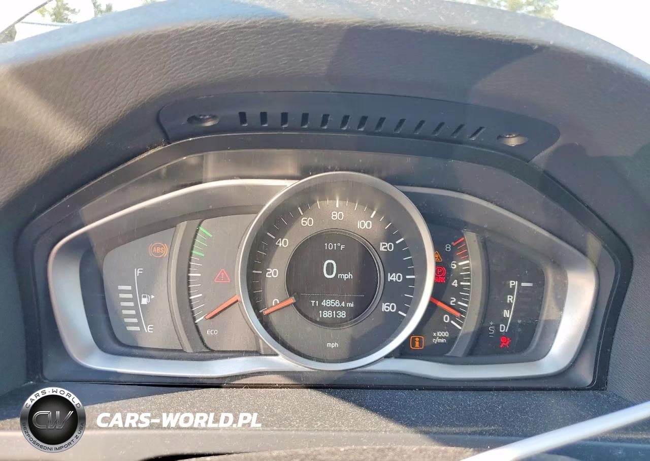 2015 Volvo V60 VIN:YV1612SA8F1202302 - 9